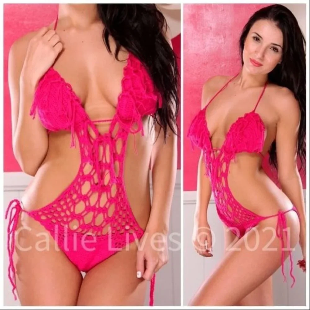 Stasia Hot: Fuchsia Pink Tassel Crochet Monokini - Picture 3 of 5